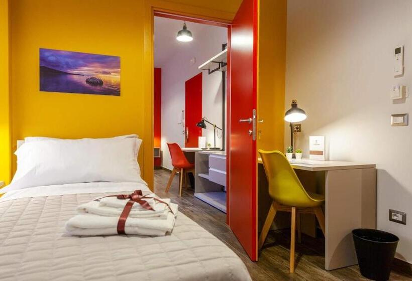 פנסיון Five Rooms Brolo