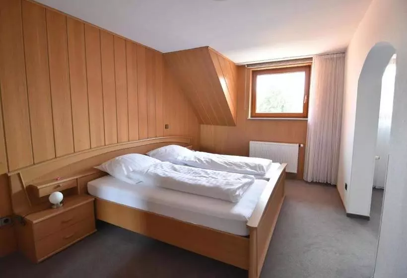 Retkeilymaja Gasthaus Deutsches Haus Garni