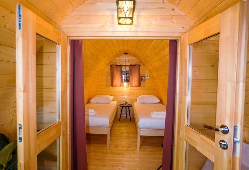 בית מלון כפרי Outside Inn