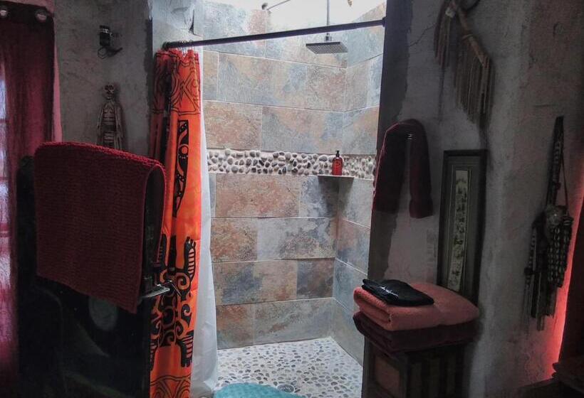 بنسيون La Loma Del Chivo Nabalom