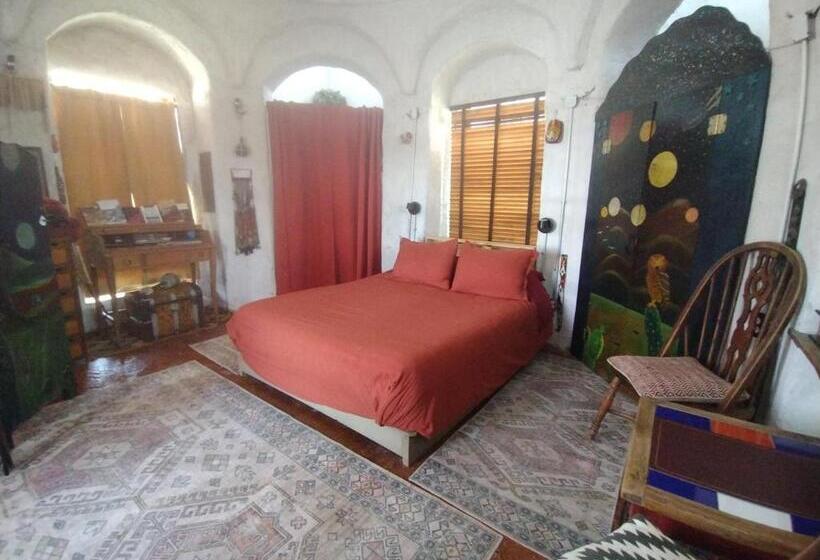 بنسيون La Loma Del Chivo Nabalom