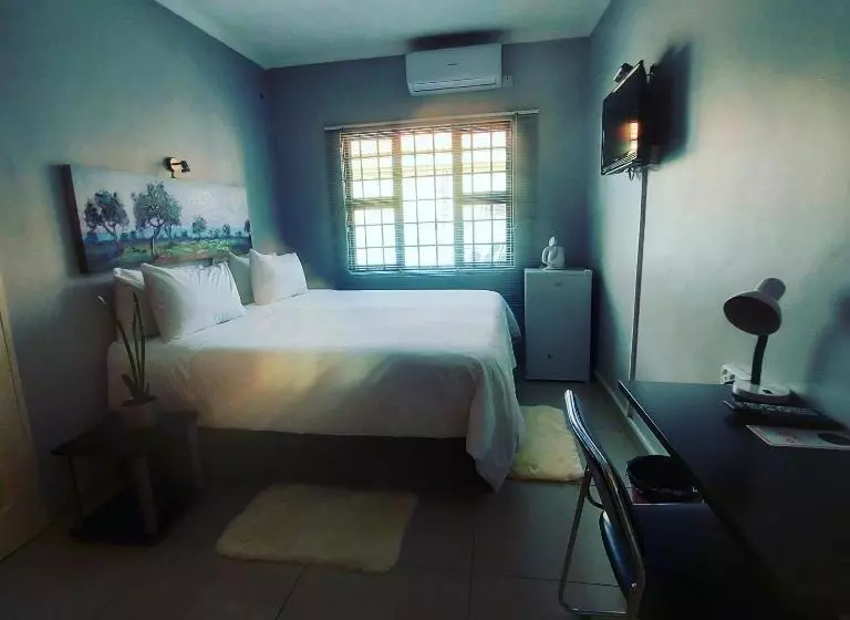 پانسیون Twenty4ten Guesthouse