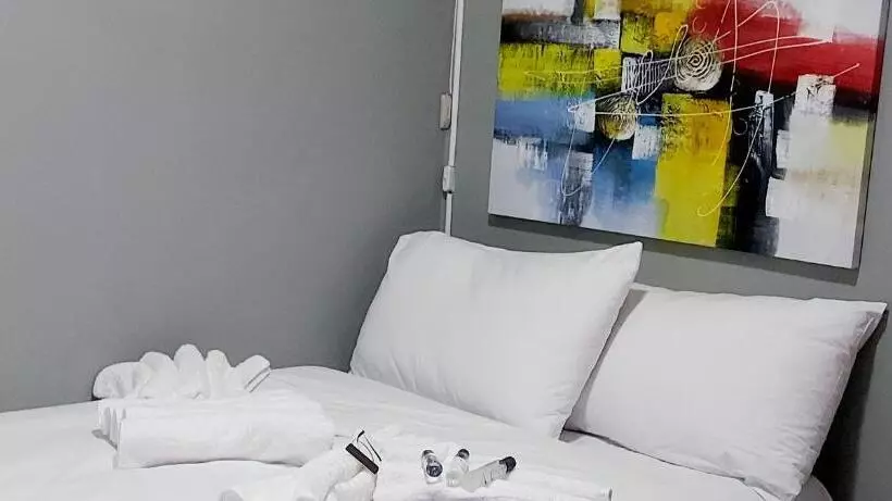 پانسیون Twenty4ten Guesthouse