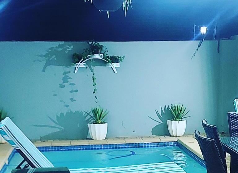 پانسیون Twenty4ten Guesthouse