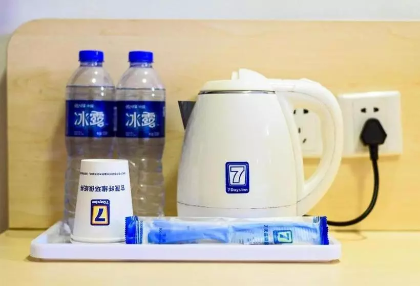 Hotelli 7days Inn Nanan Shuitou Southeast Fortune Plaza