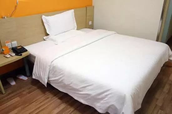 ホテル 7 Days Inn Zibo Linzi District Tianqi Road Qina Studio