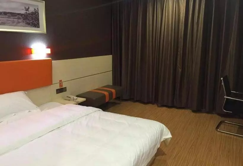 Hotelli 7days Premium Yunfu Xinxing Bus Station