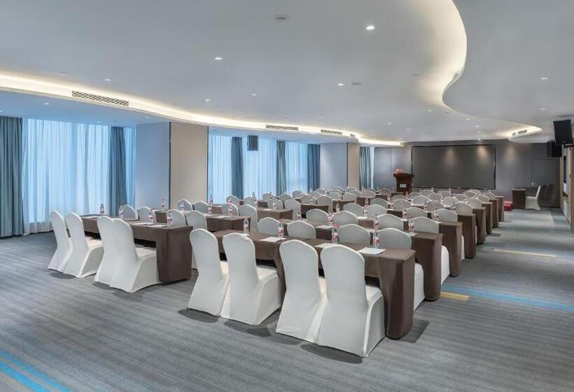 בית מלון כפרי Holiday Inn Express Changsha Wuyi Plaza , An Ihg