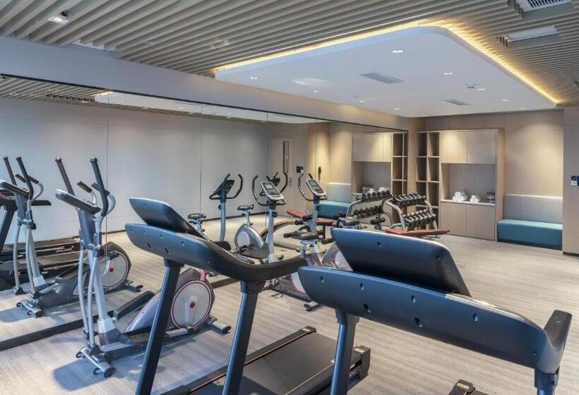 בית מלון כפרי Holiday Inn Express Changsha Wuyi Plaza , An Ihg