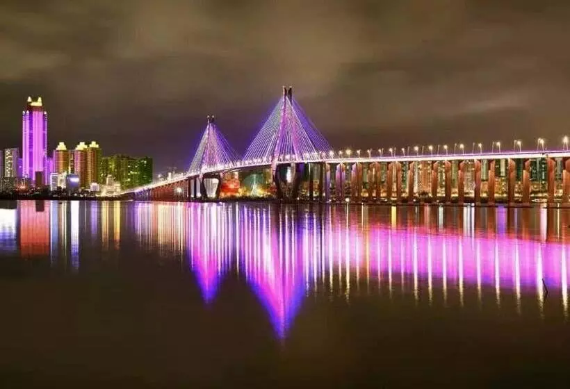 Lavande Hotel Zhanjiang Haibin Avenue Jiangnanshijia