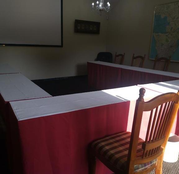 ペンション Erasmus Manor Guest House