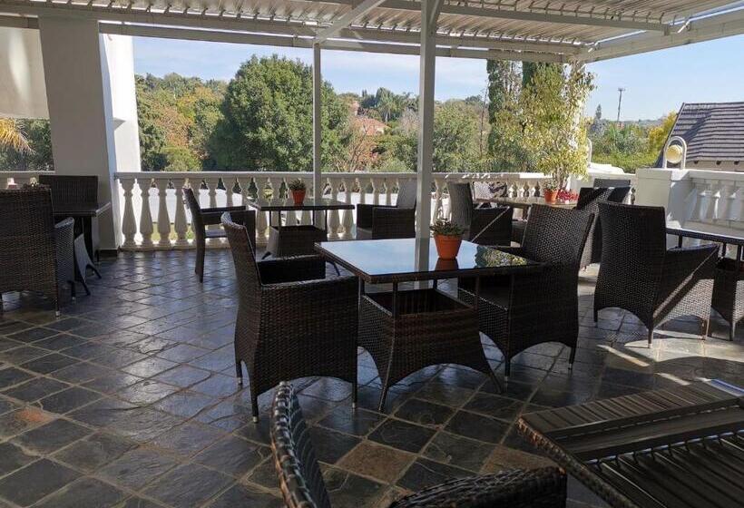 ペンション Erasmus Manor Guest House