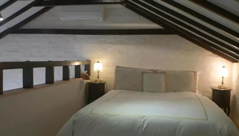 Aamiaismajoitus (B&B) Bon Accord Luxury Accommodation