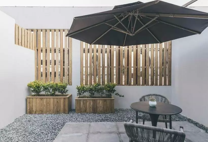 Atour Hotel Ningbo Jishi Harbor Outlets