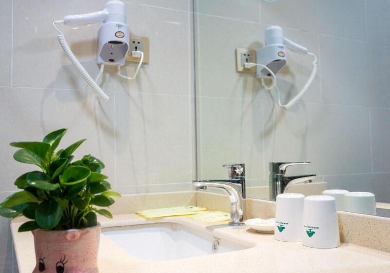 Отель Greentree Inn Nantong Qidong Binhai Industrial Park Nanhai Roadexpress