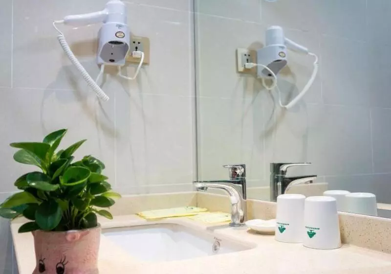 Hotelli Greentree Inn Nantong Qidong Binhai Industrial Park Nanhai Roadexpress