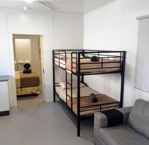 בית מלון כפרי Oasis Tourist Park