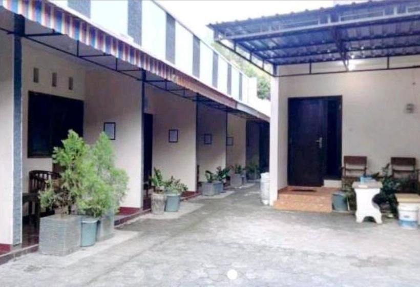 Pansiyon Guesthouse Villa Cemara 7