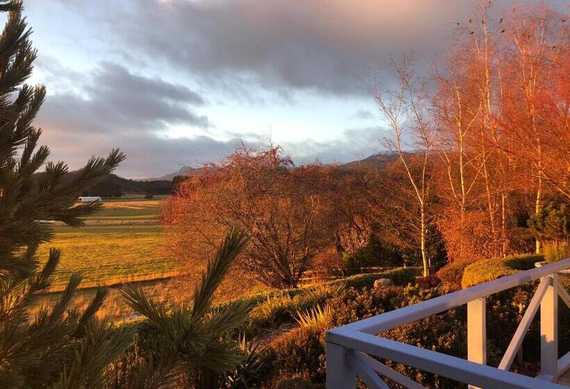 פנסיון Mole Creek Hideaway