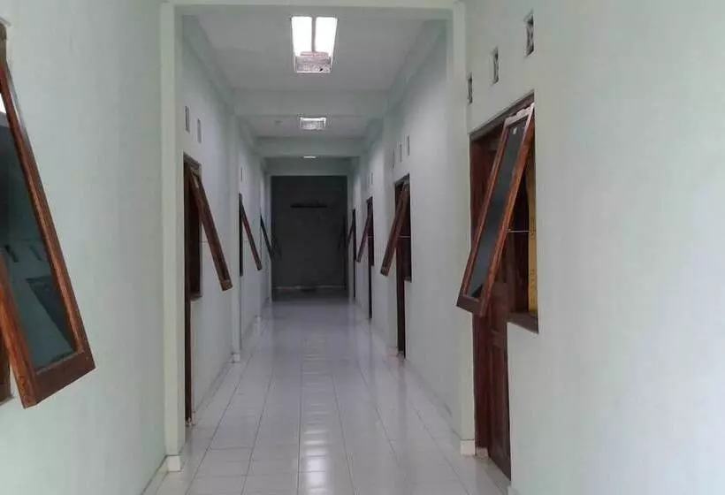 Majatalo Spot On 93020 Rumah Singgah Ganjuran