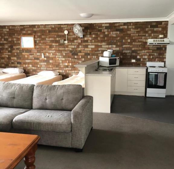 Ettalong Beach Motel