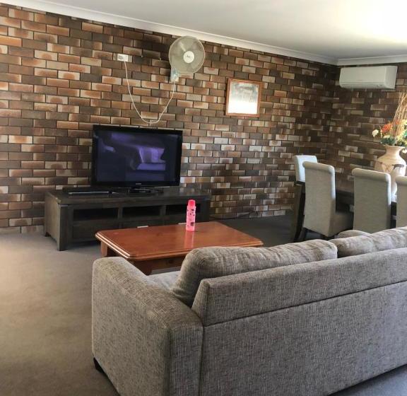 Ettalong Beach Motel