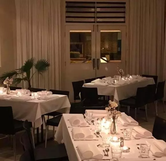 ホテル The Playhouse