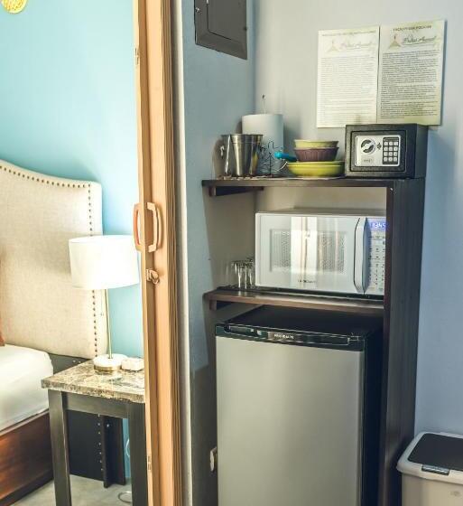 هتل Yellow Tree Suites