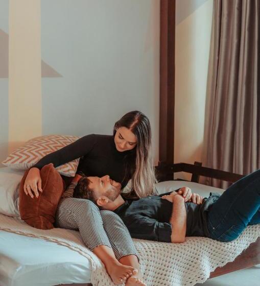 هتل Yellow Tree Suites