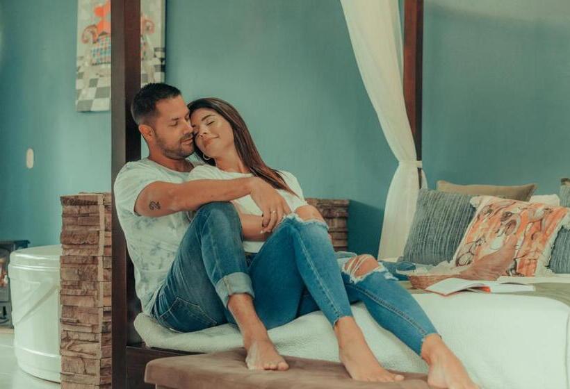 هتل Yellow Tree Suites