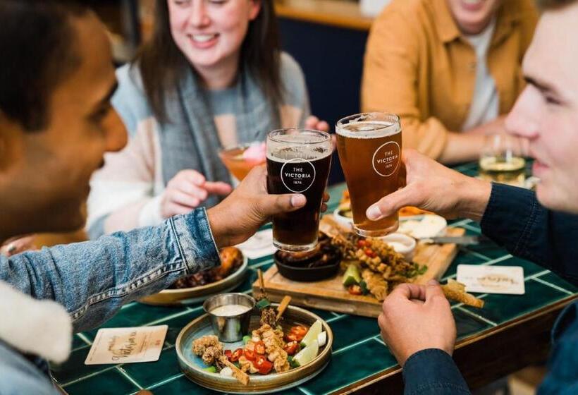 The Victoria Hotel Bathurst