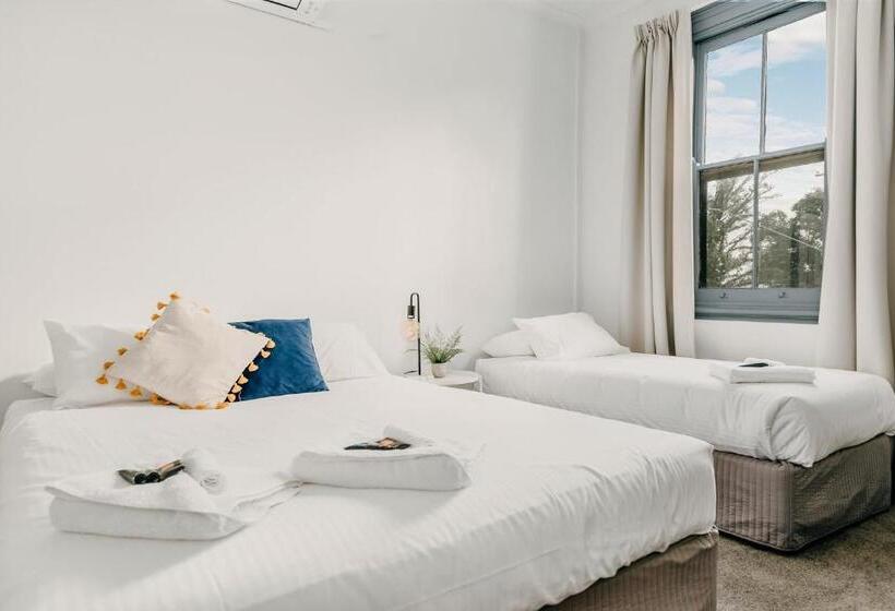 The Victoria Hotel Bathurst