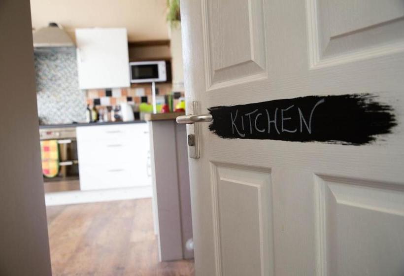 هاستل Easypz Stay