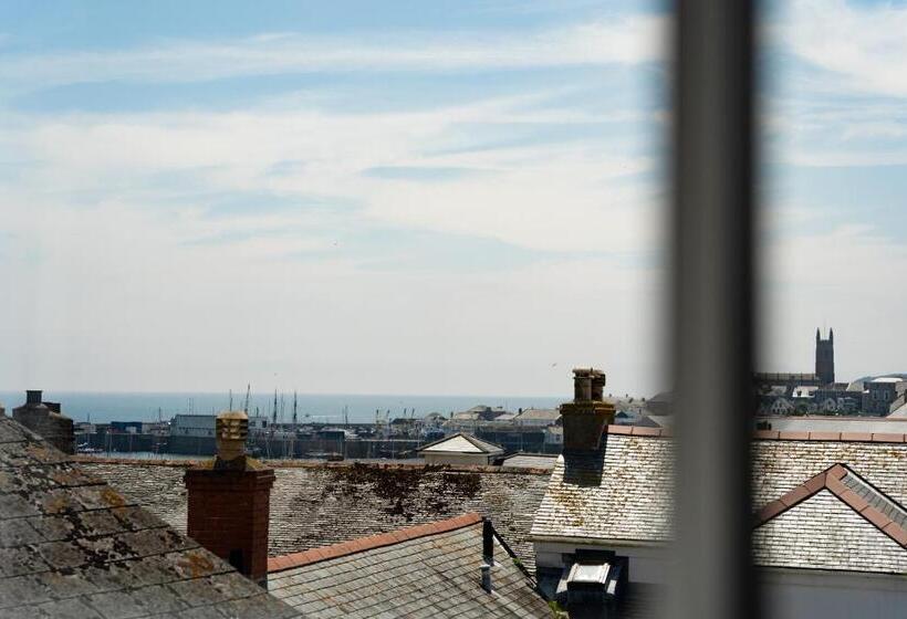 هاستل Easypz Stay