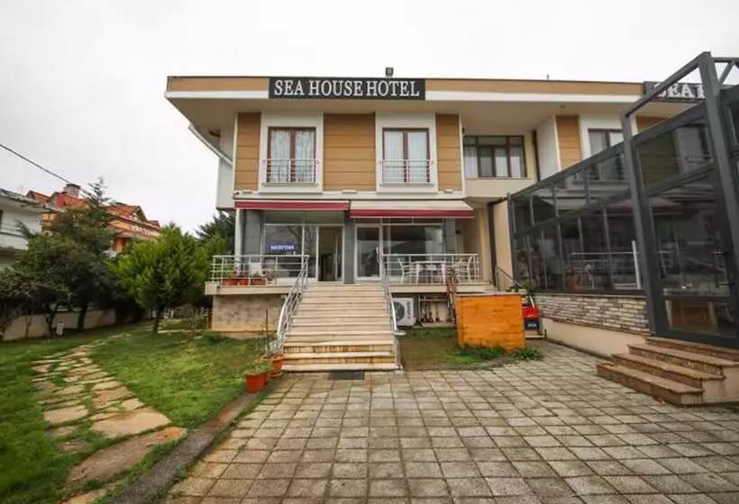 تختخواب و صبحانه Sea House