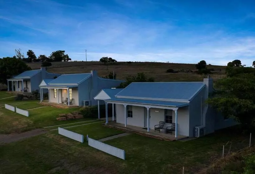 تختخواب و صبحانه Wagga Wagga Country Cottages