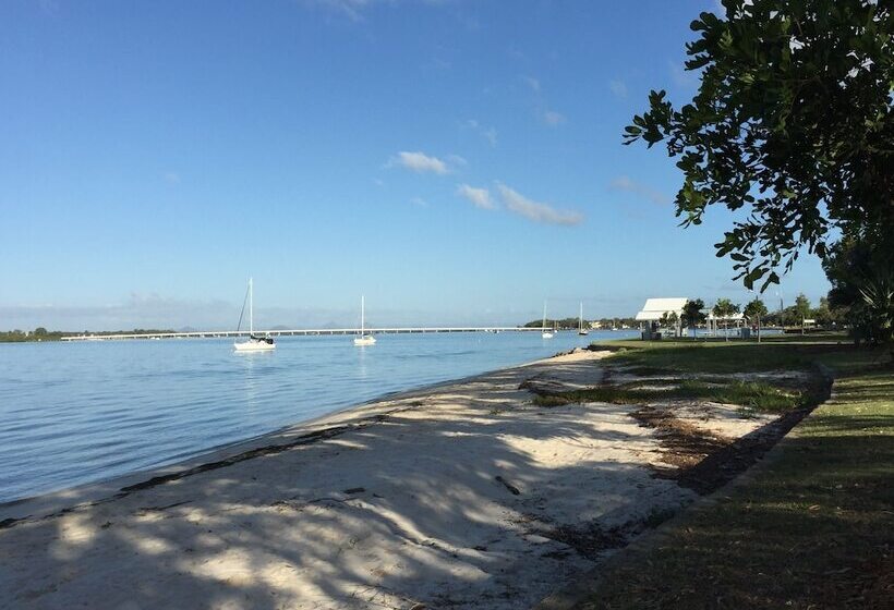 Bribie Waterways Motel