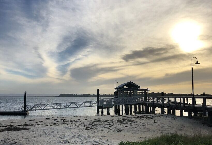 Bribie Waterways Motel