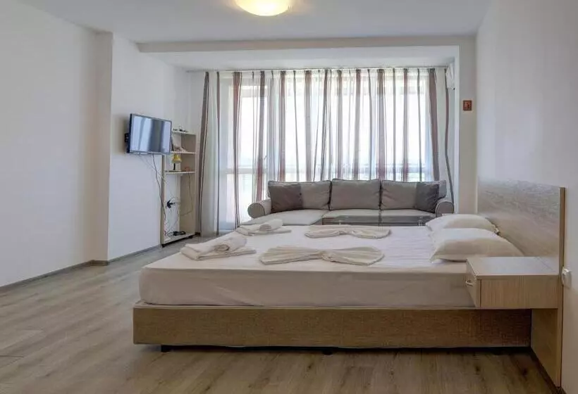 Complex Hunter S Beach