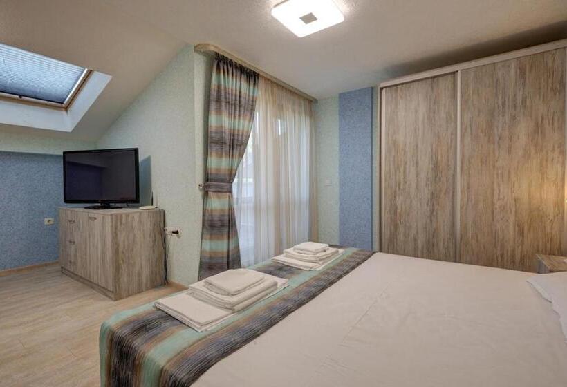 Complex Hunter S Beach