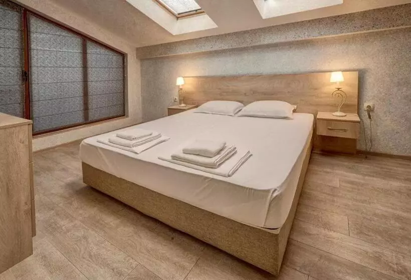 Complex Hunter S Beach