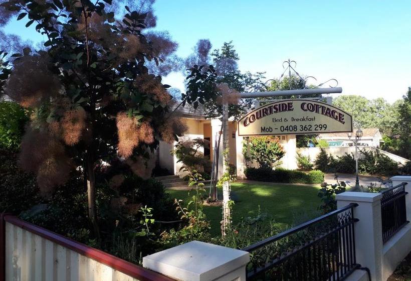 Courtsidecottage Bed And Breakfast