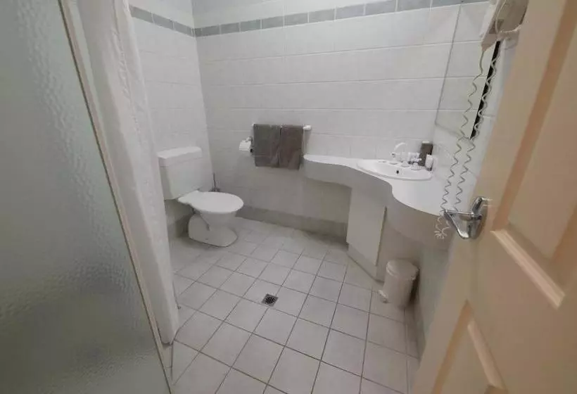 Lakeview Apartments