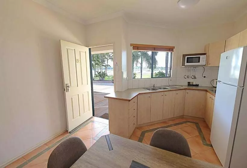 Lakeview Apartments