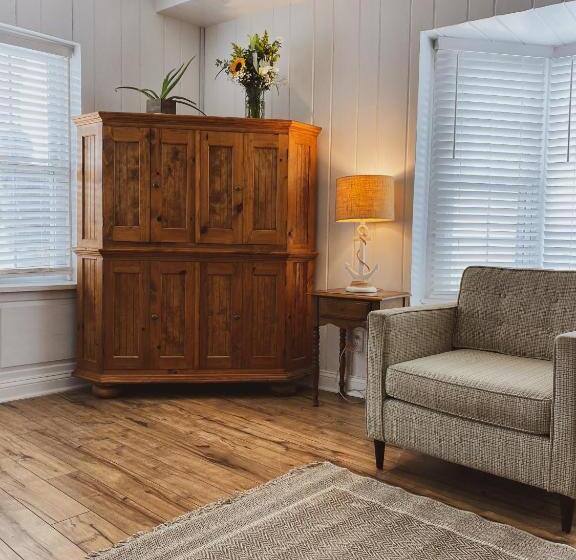 فندق على الطريق Saratoga Resort