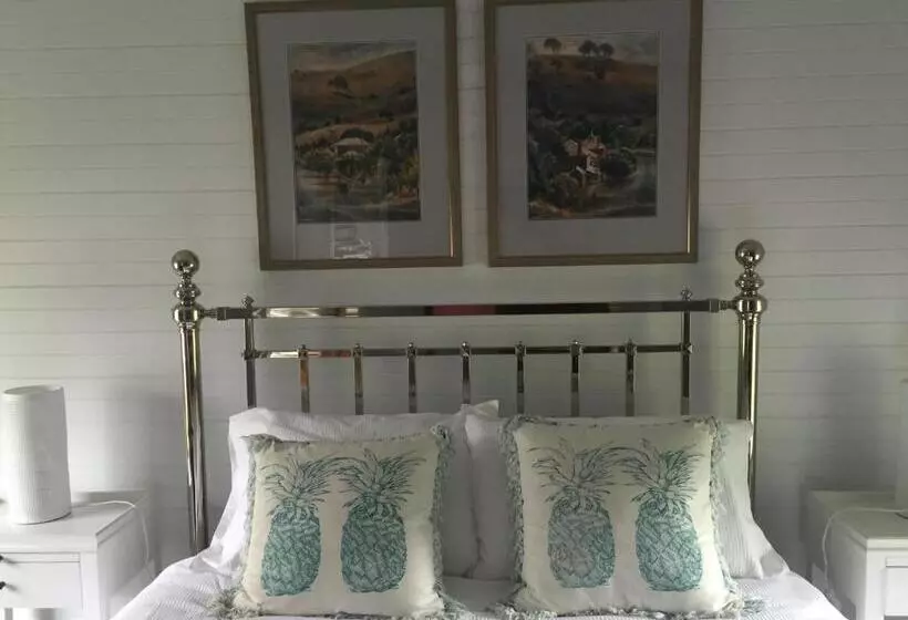 ペンション Drayshed Cottage