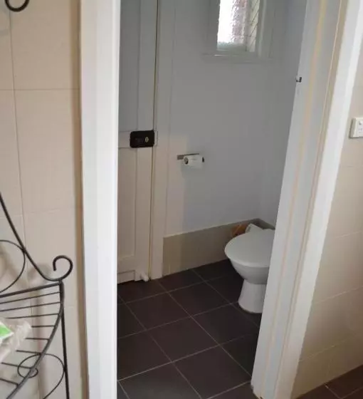 Two Cow Cottage Bed & Breakfast