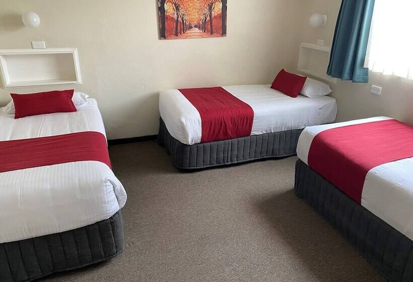 Country Gardens Motel