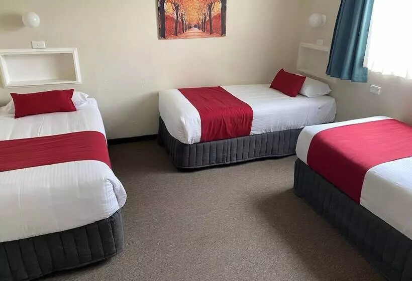 Country Gardens Motel