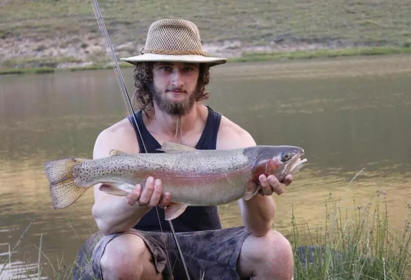ホテル Lowestoffe Country Lodge   Trout